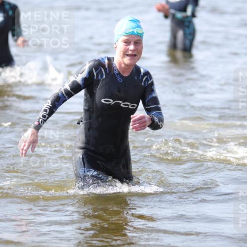 22.06.2025 - Viking Triathlon H.Heesch http://msf.ph/oto/8058897 22.06.2025 10:29:21 Schwimmen 6, 11, 30, 33, 243, 458, 612, 652 meine-sportfotos.de