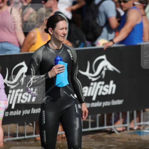22.06.2025 - Viking Triathlon H.Heesch http://msf.ph/oto/8058906 22.06.2025 09:42:30 Schwimmen  meine-sportfotos.de