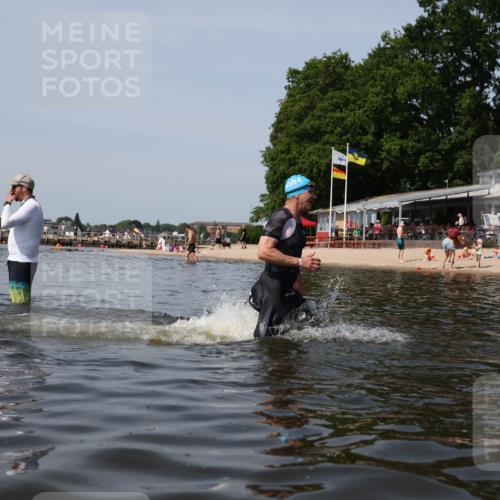 22.06.2025 - Viking Triathlon Michael Strokosch http://msf.ph/oto/8058925 22.06.2025 10:50:26 Schwimmen 24, 48, 202, 418, 431, 463 meine-sportfotos.de