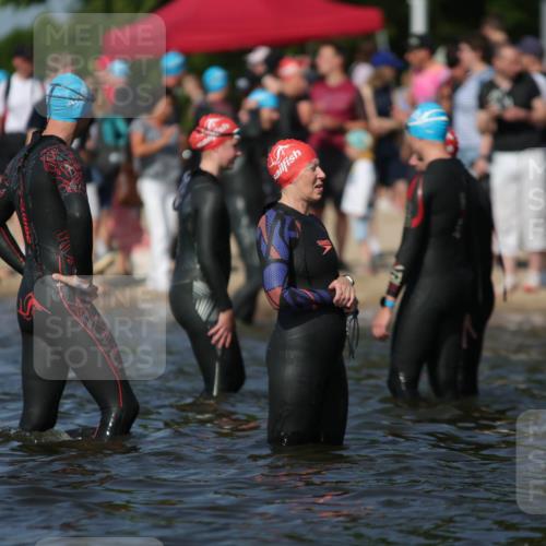 22.06.2025 - Viking Triathlon H.Heesch http://msf.ph/oto/8058926 22.06.2025 09:44:46 Schwimmen  meine-sportfotos.de