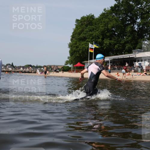 22.06.2025 - Viking Triathlon Michael Strokosch http://msf.ph/oto/8058930 22.06.2025 10:50:26 Schwimmen 24, 48, 202, 418, 431, 463 meine-sportfotos.de