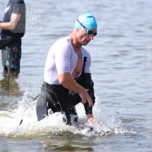 22.06.2025 - Viking Triathlon H.Heesch http://msf.ph/oto/8058931 22.06.2025 10:29:37 Schwimmen 6, 612 meine-sportfotos.de