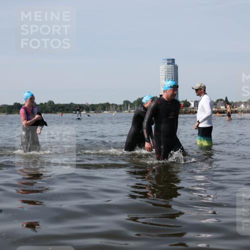 22.06.2025 - Viking Triathlon Michael Strokosch http://msf.ph/oto/8058940 22.06.2025 10:50:31 Schwimmen 24, 48, 202, 402, 418, 463, 533 meine-sportfotos.de