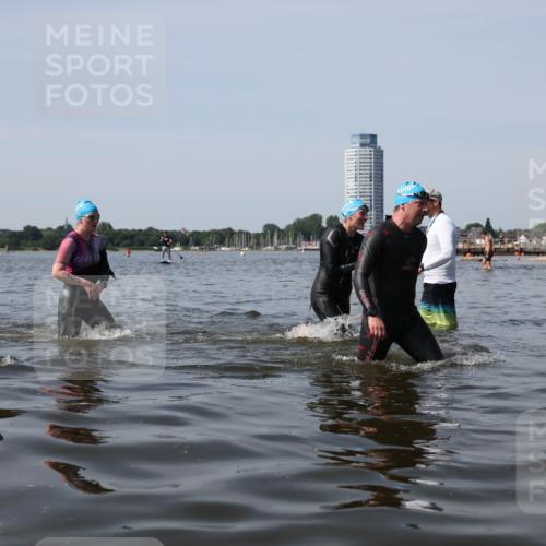 22.06.2025 - Viking Triathlon Michael Strokosch http://msf.ph/oto/8058941 22.06.2025 10:50:31 Schwimmen 24, 48, 202, 402, 418, 463, 533 meine-sportfotos.de
