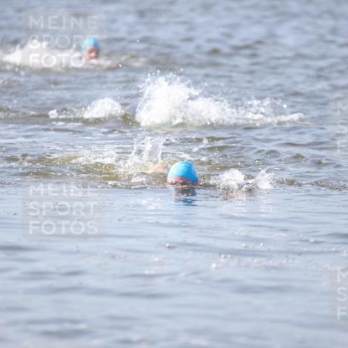22.06.2025 - Viking Triathlon H.Heesch http://msf.ph/oto/8058942 22.06.2025 10:29:41 Schwimmen 6, 299, 473 meine-sportfotos.de