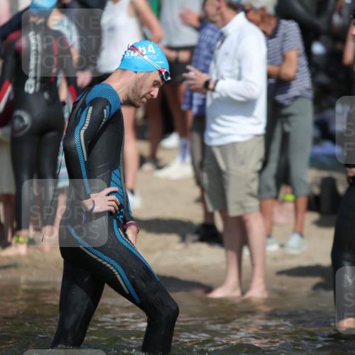 22.06.2025 - Viking Triathlon H.Heesch http://msf.ph/oto/8058943 22.06.2025 09:49:22 Schwimmen  meine-sportfotos.de