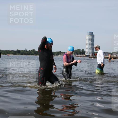 22.06.2025 - Viking Triathlon Michael Strokosch http://msf.ph/oto/8058966 22.06.2025 10:50:33 Schwimmen 24, 48, 202, 402, 418, 463, 533 meine-sportfotos.de