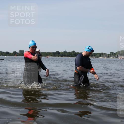 22.06.2025 - Viking Triathlon Michael Strokosch http://msf.ph/oto/8059000 22.06.2025 10:50:36 Schwimmen 24, 48, 202, 402, 418, 533 meine-sportfotos.de