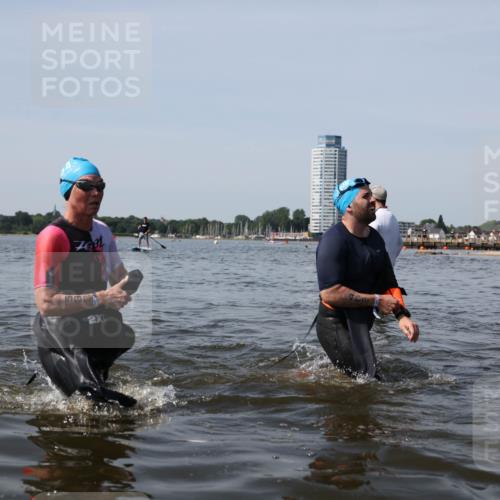22.06.2025 - Viking Triathlon Michael Strokosch http://msf.ph/oto/8059026 22.06.2025 10:50:37 Schwimmen 24, 48, 202, 402, 418, 533 meine-sportfotos.de