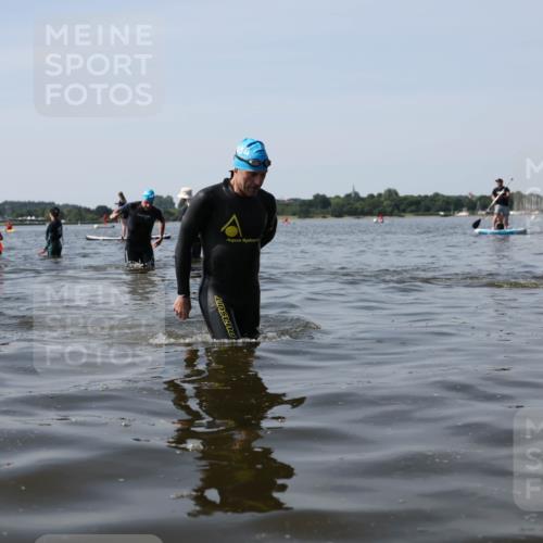 22.06.2025 - Viking Triathlon Michael Strokosch http://msf.ph/oto/8059031 22.06.2025 10:50:54 Schwimmen 308, 523, 543 meine-sportfotos.de