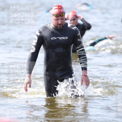 22.06.2025 - Viking Triathlon H.Heesch http://msf.ph/oto/8059032 22.06.2025 10:30:20 Schwimmen 132, 381, 393, 491, 551, 626, 643 meine-sportfotos.de