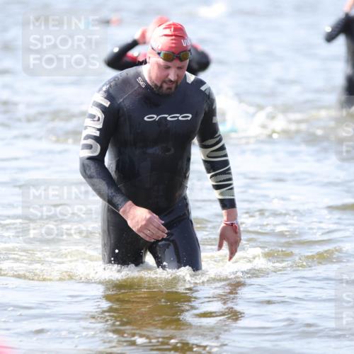 22.06.2025 - Viking Triathlon H.Heesch http://msf.ph/oto/8059035 22.06.2025 10:30:20 Schwimmen 132, 381, 393, 491, 551, 626, 643 meine-sportfotos.de