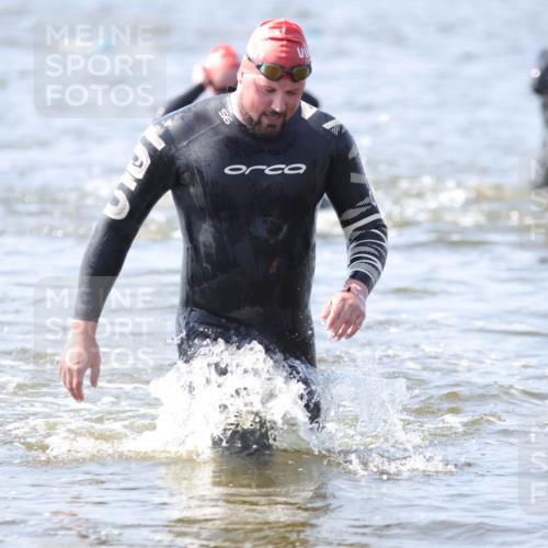 22.06.2025 - Viking Triathlon H.Heesch http://msf.ph/oto/8059040 22.06.2025 10:30:20 Schwimmen 132, 381, 393, 491, 551, 626, 643 meine-sportfotos.de