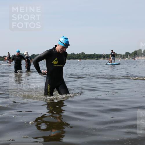 22.06.2025 - Viking Triathlon Michael Strokosch http://msf.ph/oto/8059043 22.06.2025 10:50:54 Schwimmen 308, 523, 543 meine-sportfotos.de