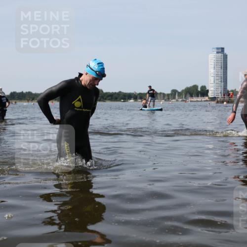 22.06.2025 - Viking Triathlon Michael Strokosch http://msf.ph/oto/8059050 22.06.2025 10:50:54 Schwimmen 308, 523, 543 meine-sportfotos.de