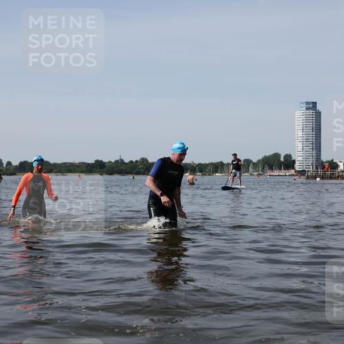 22.06.2025 - Viking Triathlon Michael Strokosch http://msf.ph/oto/8059064 22.06.2025 10:50:59 Schwimmen 308, 484, 523, 543 meine-sportfotos.de