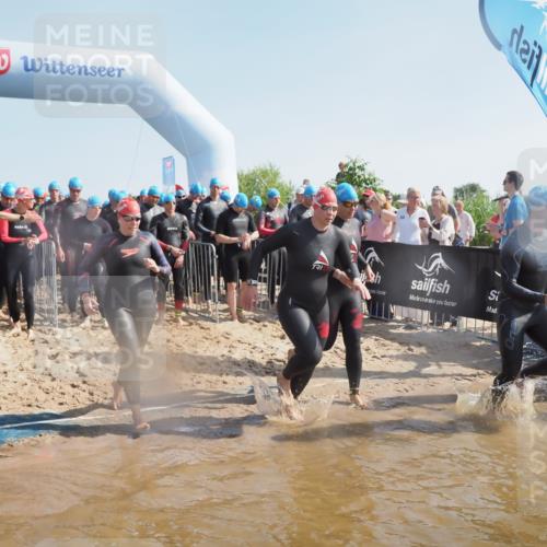 22.06.2025 - Viking Triathlon MichiJ http://msf.ph/oto/8059073 22.06.2025 10:03:57 Schwimmen 26, 54, 77, 215, 220, 242, 315, 336, 383, 396, 433, 451, 495, 639, 657 meine-sportfotos.de
