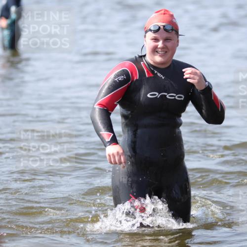 22.06.2025 - Viking Triathlon H.Heesch http://msf.ph/oto/8059094 22.06.2025 10:30:37 Schwimmen 13, 162, 188, 393, 444, 551, 630, 651 meine-sportfotos.de