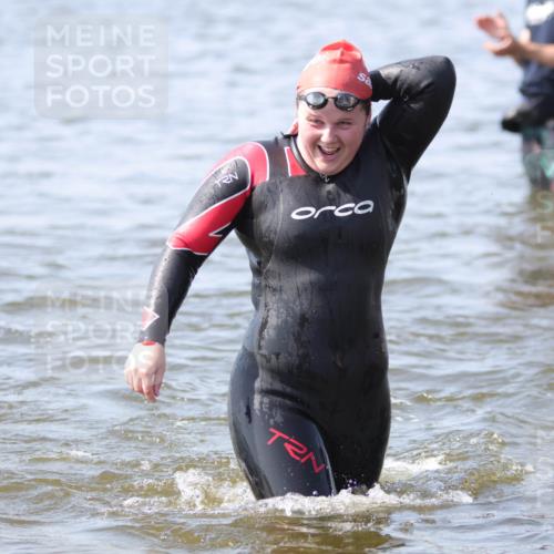 22.06.2025 - Viking Triathlon H.Heesch http://msf.ph/oto/8059096 22.06.2025 10:30:38 Schwimmen 13, 162, 188, 393, 444, 551, 630, 651 meine-sportfotos.de