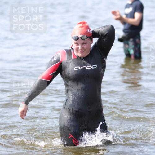 22.06.2025 - Viking Triathlon H.Heesch http://msf.ph/oto/8059098 22.06.2025 10:30:38 Schwimmen 13, 162, 188, 393, 444, 551, 630, 651 meine-sportfotos.de