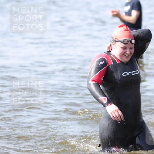22.06.2025 - Viking Triathlon H.Heesch http://msf.ph/oto/8059106 22.06.2025 10:30:39 Schwimmen 13, 162, 188, 393, 444, 551, 630, 651 meine-sportfotos.de
