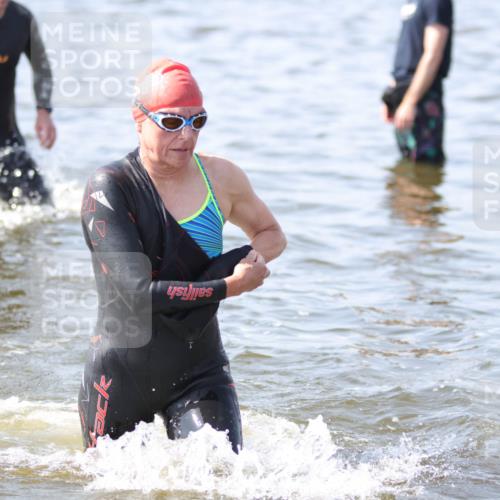 22.06.2025 - Viking Triathlon H.Heesch http://msf.ph/oto/8059128 22.06.2025 10:30:49 Schwimmen 45, 162, 188, 347, 352, 444, 510, 630, 651 meine-sportfotos.de