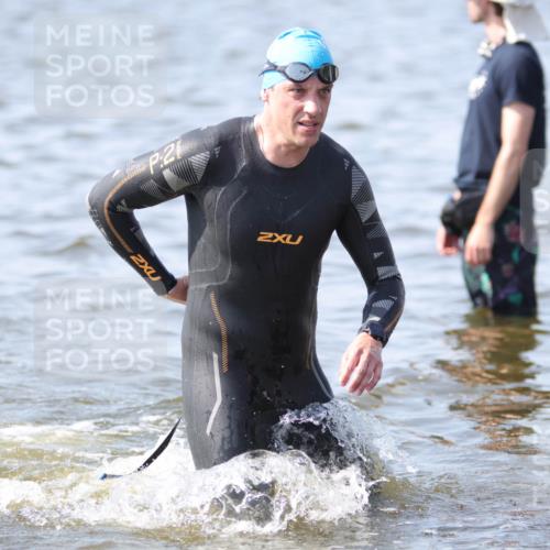 22.06.2025 - Viking Triathlon H.Heesch http://msf.ph/oto/8059138 22.06.2025 10:30:51 Schwimmen 45, 162, 188, 237, 347, 352, 444, 510, 549, 630 meine-sportfotos.de