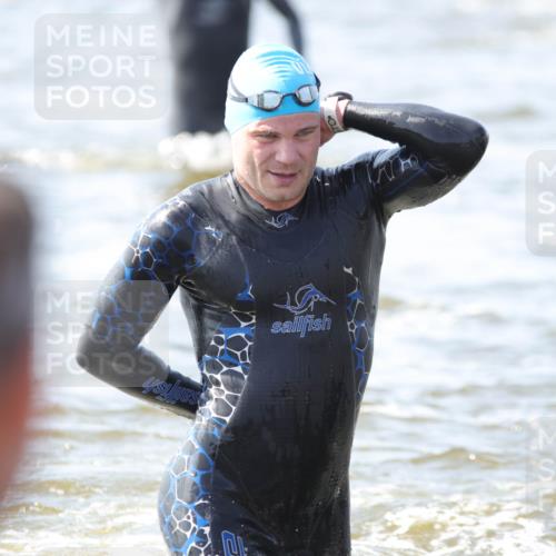 22.06.2025 - Viking Triathlon H.Heesch http://msf.ph/oto/8059165 22.06.2025 10:31:03 Schwimmen 45, 216, 237, 330, 347, 352, 510, 549 meine-sportfotos.de