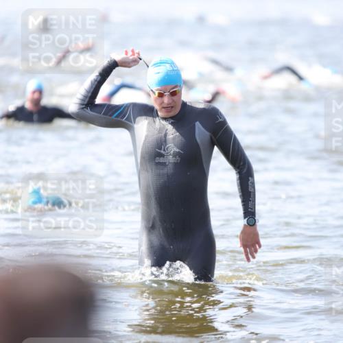 22.06.2025 - Viking Triathlon H.Heesch http://msf.ph/oto/8059171 22.06.2025 10:31:06 Schwimmen 45, 216, 236, 237, 330, 347, 352, 510, 549 meine-sportfotos.de