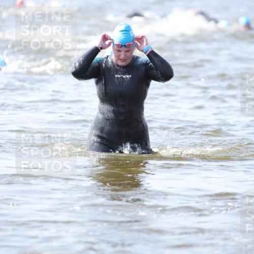 22.06.2025 - Viking Triathlon H.Heesch http://msf.ph/oto/8059175 22.06.2025 10:31:13 Schwimmen 8, 216, 236, 237, 311, 330, 352, 549 meine-sportfotos.de