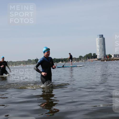22.06.2025 - Viking Triathlon Michael Strokosch http://msf.ph/oto/8059195 22.06.2025 10:51:22 Schwimmen 436, 477 meine-sportfotos.de