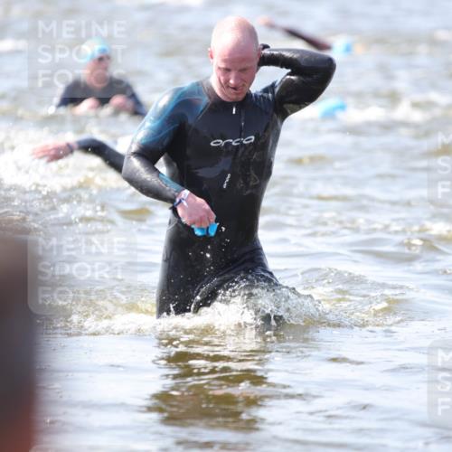 22.06.2025 - Viking Triathlon H.Heesch http://msf.ph/oto/8059217 22.06.2025 10:31:23 Schwimmen 3, 8, 236, 311, 340, 469, 613, 648 meine-sportfotos.de