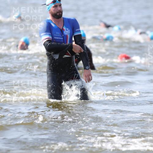 22.06.2025 - Viking Triathlon H.Heesch http://msf.ph/oto/8059226 22.06.2025 10:31:24 Schwimmen 3, 8, 137, 236, 311, 340, 469, 613, 648 meine-sportfotos.de