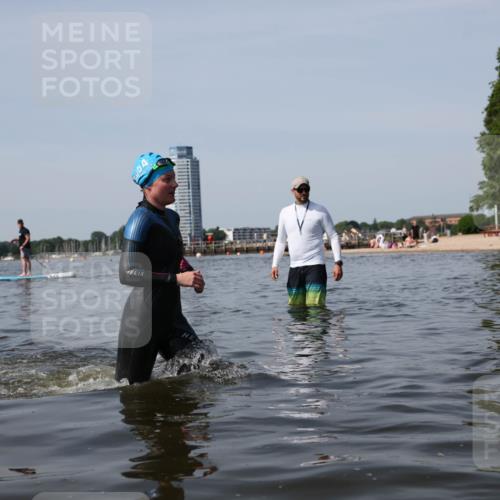 22.06.2025 - Viking Triathlon Michael Strokosch http://msf.ph/oto/8059227 22.06.2025 10:51:24 Schwimmen 422, 477 meine-sportfotos.de