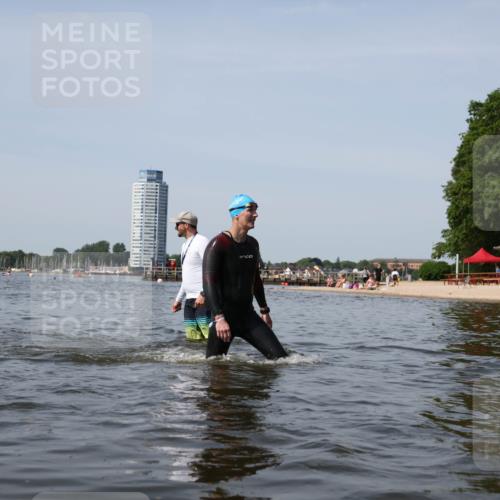 22.06.2025 - Viking Triathlon Michael Strokosch http://msf.ph/oto/8059238 22.06.2025 10:51:30 Schwimmen 292, 422, 477 meine-sportfotos.de