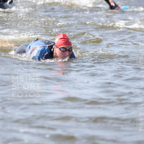22.06.2025 - Viking Triathlon H.Heesch http://msf.ph/oto/8059243 22.06.2025 10:31:33 Schwimmen 3, 8, 98, 99, 137, 158, 189, 224, 311, 340, 350, 469, 555, 613, 648 meine-sportfotos.de