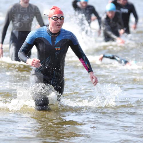 22.06.2025 - Viking Triathlon H.Heesch http://msf.ph/oto/8059274 22.06.2025 10:31:34 Schwimmen 3, 8, 98, 99, 124, 125, 137, 158, 189, 224, 340, 350, 469, 555, 613, 648 meine-sportfotos.de