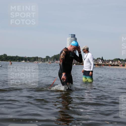 22.06.2025 - Viking Triathlon Michael Strokosch http://msf.ph/oto/8059281 22.06.2025 10:51:35 Schwimmen 292, 422 meine-sportfotos.de