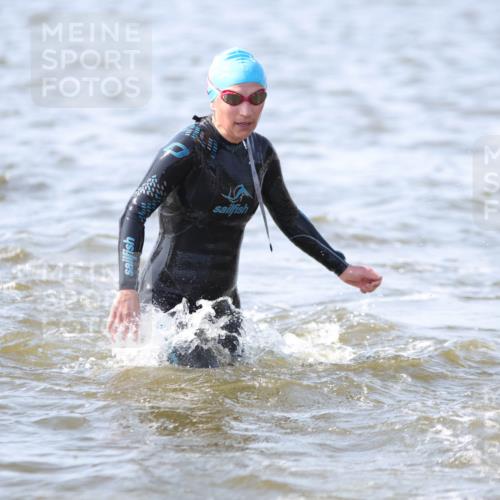 22.06.2025 - Viking Triathlon H.Heesch http://msf.ph/oto/8059317 22.06.2025 10:31:38 Schwimmen 3, 98, 99, 124, 125, 137, 158, 189, 224, 340, 350, 469, 507, 555, 613, 648, 658 meine-sportfotos.de