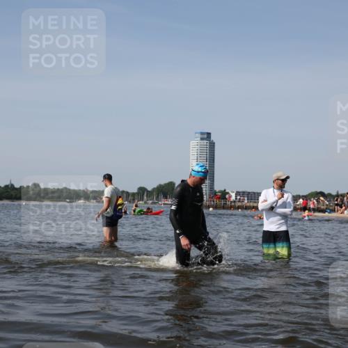 22.06.2025 - Viking Triathlon Michael Strokosch http://msf.ph/oto/8059329 22.06.2025 10:41:27 Schwimmen 54, 94, 376, 390, 505 meine-sportfotos.de