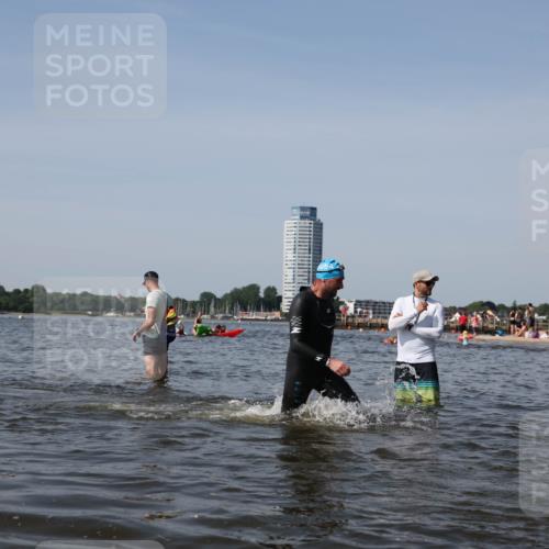 22.06.2025 - Viking Triathlon Michael Strokosch http://msf.ph/oto/8059333 22.06.2025 10:41:27 Schwimmen 54, 94, 376, 390, 505 meine-sportfotos.de