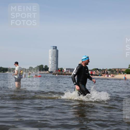22.06.2025 - Viking Triathlon Michael Strokosch http://msf.ph/oto/8059344 22.06.2025 10:41:27 Schwimmen 54, 94, 376, 390, 505 meine-sportfotos.de