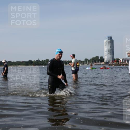 22.06.2025 - Viking Triathlon Michael Strokosch http://msf.ph/oto/8059358 22.06.2025 10:41:33 Schwimmen 54, 194, 220, 376, 390, 505, 629 meine-sportfotos.de
