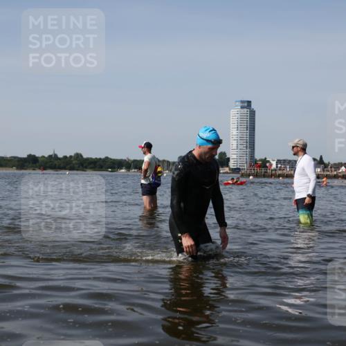 22.06.2025 - Viking Triathlon Michael Strokosch http://msf.ph/oto/8059368 22.06.2025 10:41:34 Schwimmen 54, 142, 194, 220, 376, 390, 505, 629 meine-sportfotos.de