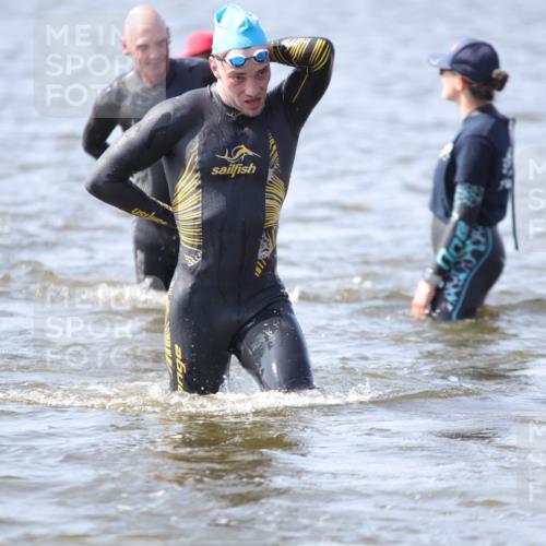 22.06.2025 - Viking Triathlon H.Heesch http://msf.ph/oto/8059382 22.06.2025 10:31:50 Schwimmen 63, 87, 98, 99, 124, 125, 158, 189, 224, 226, 350, 435, 449, 464, 488, 507, 555, 658 meine-sportfotos.de