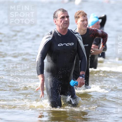 22.06.2025 - Viking Triathlon H.Heesch http://msf.ph/oto/8059405 22.06.2025 10:31:53 Schwimmen 63, 87, 99, 124, 125, 193, 224, 226, 271, 435, 449, 464, 488, 507, 555, 658 meine-sportfotos.de