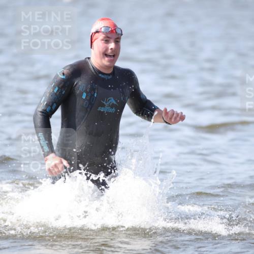 22.06.2025 - Viking Triathlon H.Heesch http://msf.ph/oto/8059410 22.06.2025 10:31:56 Schwimmen 63, 87, 99, 124, 125, 193, 207, 224, 226, 271, 435, 449, 464, 488, 507, 555, 658 meine-sportfotos.de