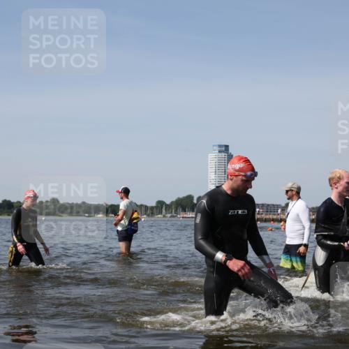 22.06.2025 - Viking Triathlon Michael Strokosch http://msf.ph/oto/8059414 22.06.2025 10:41:41 Schwimmen 58, 142, 194, 220, 221, 505, 625, 629 meine-sportfotos.de