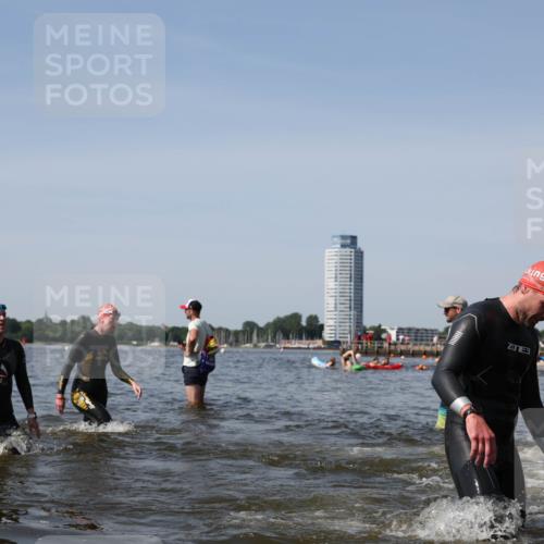 22.06.2025 - Viking Triathlon Michael Strokosch http://msf.ph/oto/8059419 22.06.2025 10:41:41 Schwimmen 58, 142, 194, 220, 221, 505, 625, 629 meine-sportfotos.de