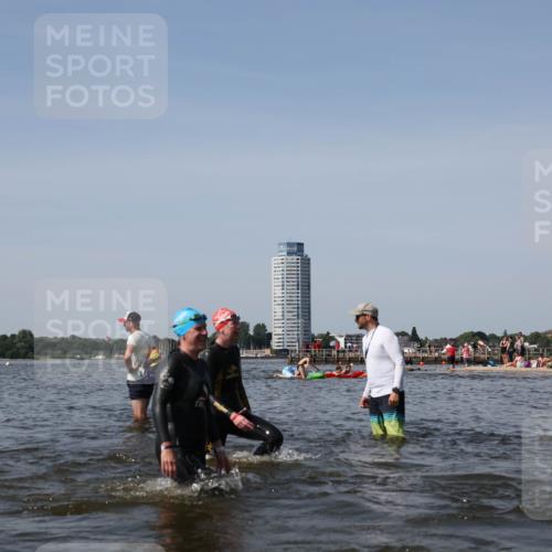 22.06.2025 - Viking Triathlon Michael Strokosch http://msf.ph/oto/8059437 22.06.2025 10:41:43 Schwimmen 58, 142, 194, 220, 221, 505, 625, 629 meine-sportfotos.de